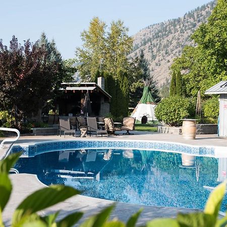 Similkameen Wild Resort & Winery Retreat อซูยูส ภายนอก รูปภาพ