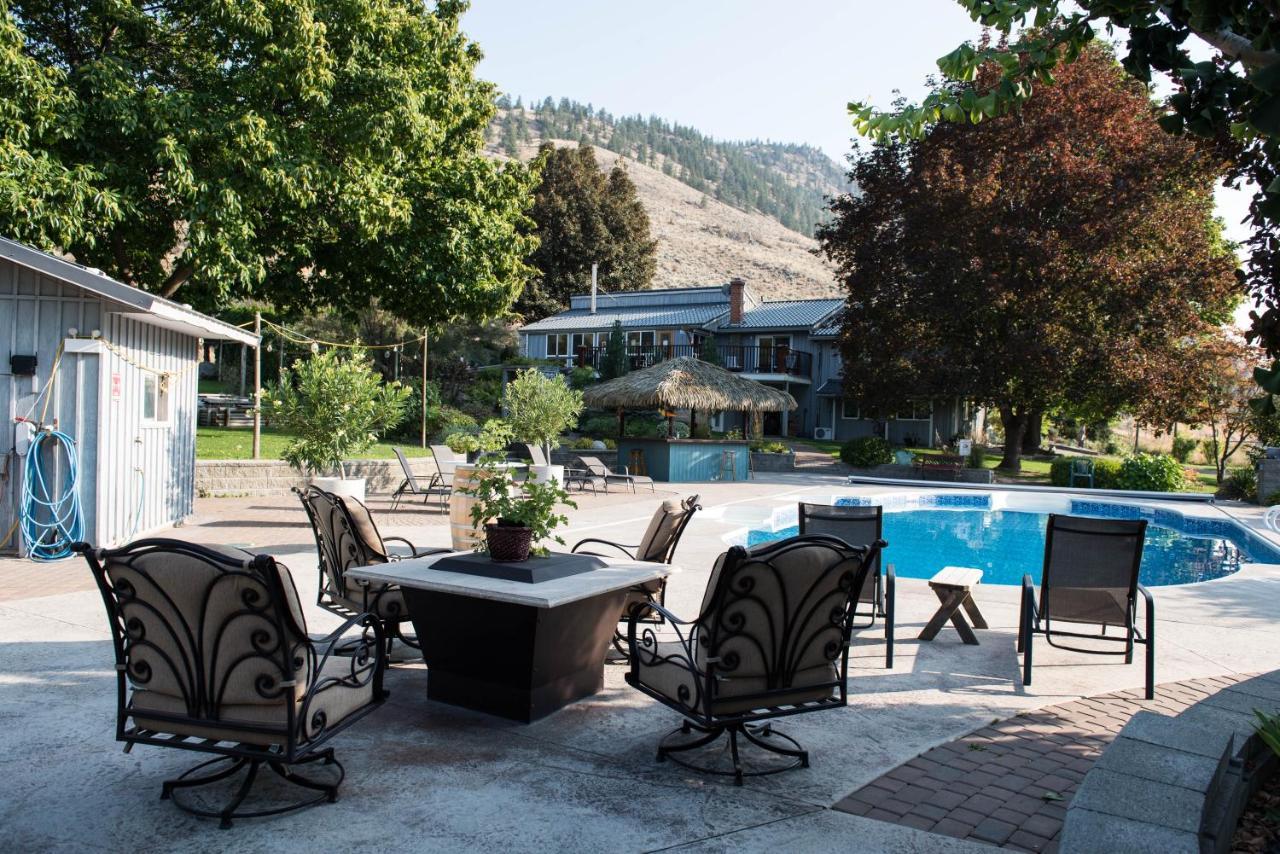 Similkameen Wild Resort & Winery Retreat อซูยูส ภายนอก รูปภาพ