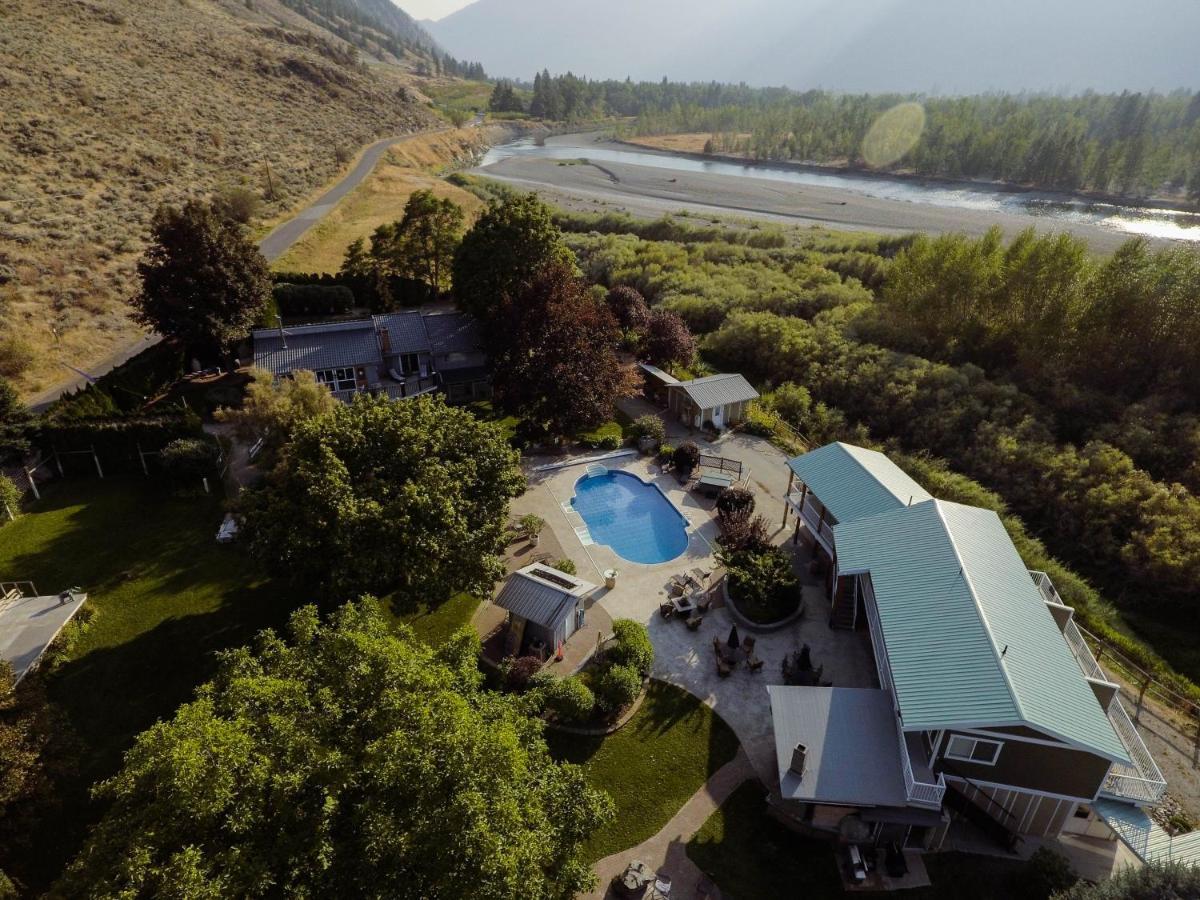 Similkameen Wild Resort & Winery Retreat อซูยูส ภายนอก รูปภาพ