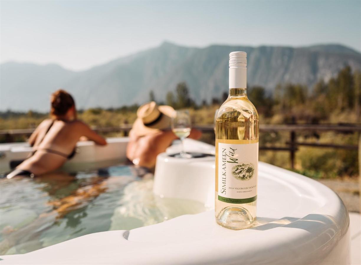 Similkameen Wild Resort & Winery Retreat อซูยูส ภายนอก รูปภาพ